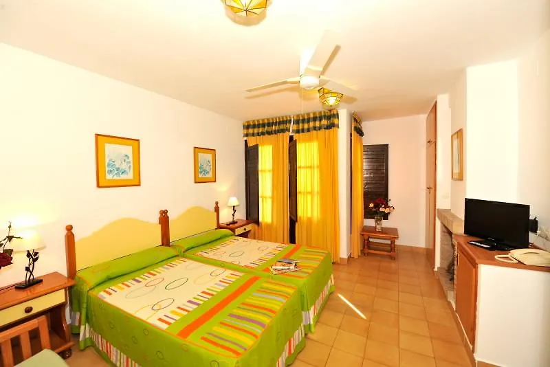 Aparthotel Turismo Tropical 萨各夫雷纳