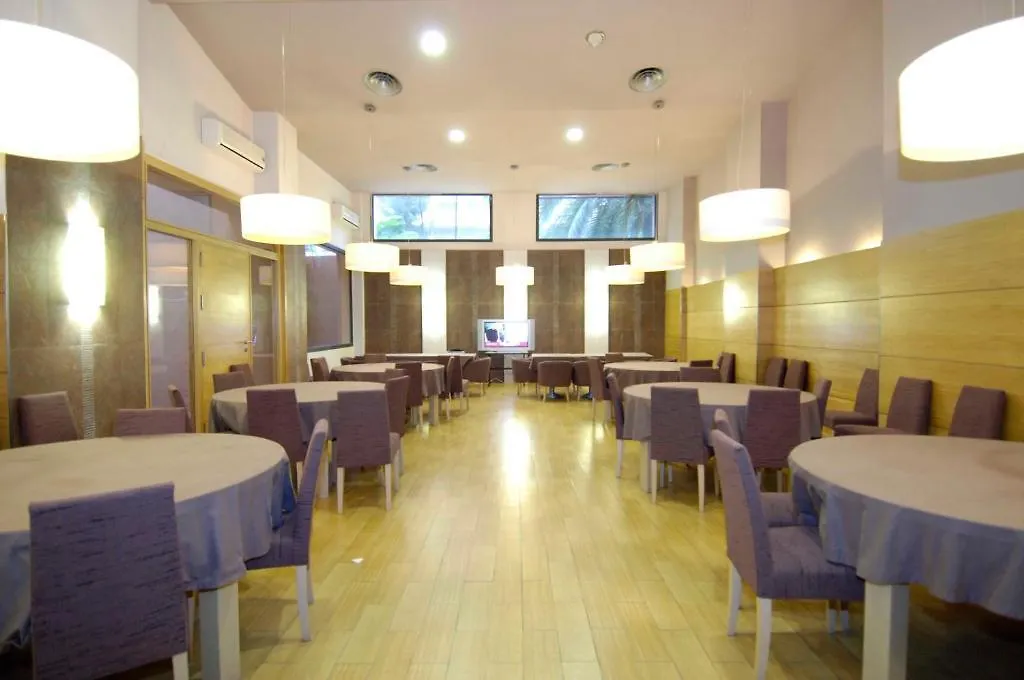 Aparthotel Turismo Tropical 萨各夫雷纳