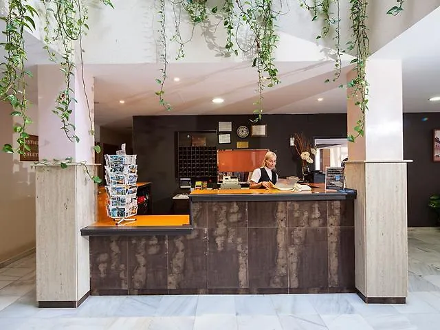 Aparthotel Turismo Tropical 萨各夫雷纳 酒店